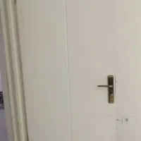 درب اتاق و سرویس همراه با دستگیره