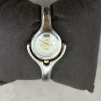 ساعت مچی زنانه مارک اوماکس|ساعت|شاهین‌شهر, شهرک گلدیس|دیوار