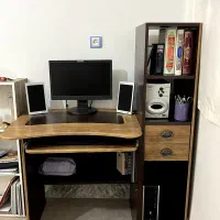 میز تحریر و میز کامپیوتر