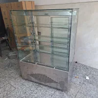 ویترین خشک مکعبی عرض ۱۲۰ فریدونی در دار