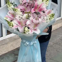 دسته گل لیلیوم هدیه به عشق کد ۱۲۶۷ گلاریس