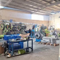 کارگر پرسکار و کارگر ساده