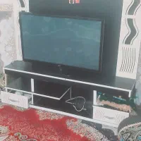 تلویزیون با میز