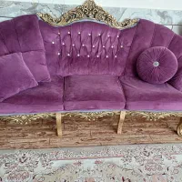 مبل کار کرده نو ۸نفره با ویترین سالم جنس چوب