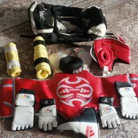 فروش پک کامل تکواندو و سه جفت دستکش بوکس