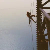 خدمات نانو نماشویی عایق نما راپل کار در ارتفاع