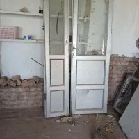 درب حال و دوپنجره آلمینیوم با شیشه