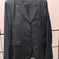 کت و شلوار بهمراه جلیقه و یک کت تک