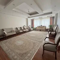 120-متر-سالن-و-اتاق-رو-به-آفتاب-کم-واحد-نوساز