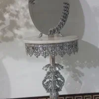 آینه و میز بدون شمعدان در گلستان فلکه دوم