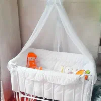 تخت دونفره و گهواره نوزاد|تخت و سرویس خواب|کاشان, باغچه فیض|دیوار