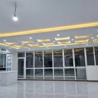 180متری  لکیشن قلب شهرسندار سالن پذیرایی غرق نور