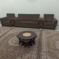 فروش یک دست مبل هفت نفره راحتی همراه میز و عسلی