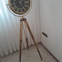 ساعت ایستاده سه پایه