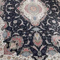 یک فرش ۱۲متری و یک فرش ۹متری کاشان