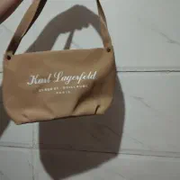 کیف|کیف، کفش، کمربند|دورود, |دیوار