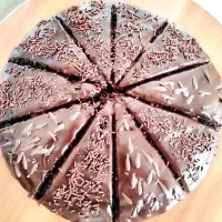 کیک و شیرینی خونگی تازه و خوشمزه در خمین