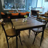 میز و صندلی رستورانی کافی شاپ کافه کتاب لهستانی