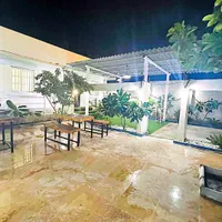 ویلاباغ لوکس با استخر و سوئیت مهمان نزدیک شهر|اجارهٔ کوتاه‌مدت ویلا و باغ|قشم, |دیوار