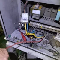 نصب و تعمیر آیفون وکلیه کار های برق ساختمان|خدمات پیشه و مهارت|شیراز, پانصد دستگاه ارتش|دیوار