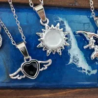 گردنبند نگین دار