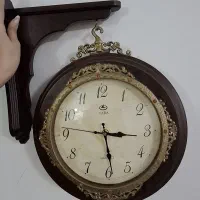 ساعت دیواری دو طرفه