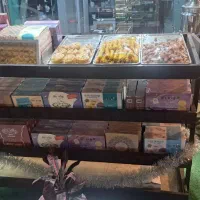 ویترین خشک قنادی و ویترین چوبی