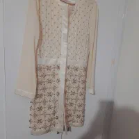 مانتو نگین دار کرم با کفش مجلسی کرم