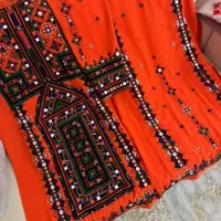 لباس بلوچی تپه ای و گلابتونی|لباس|رودبار (کرمان), |دیوار