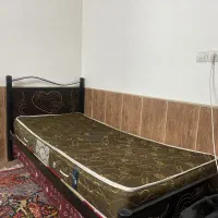 تخت یک نفره همراه با تشک
