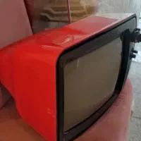 تلوزیون قدیمی نوستالژی قرمز