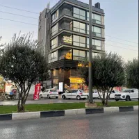 به یک فروشنده اقا نیازمندیم