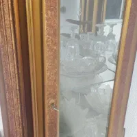 ویترین چوبی بزرگ کلاسیک با قاب منبت|بوفه، ویترین، کنسول|رشت, دروازه لاکان|دیوار