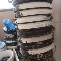 سطل رنگی حدود ۴۰ عدداست