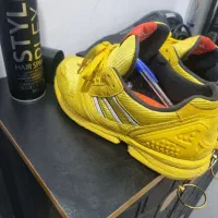 کتونی zx8000 لگو زرد سایز ۴۱ درحد نو
