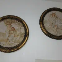 دوتا تابلو.میز ۴تایی