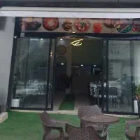 نیرو خدماتی در رستوران