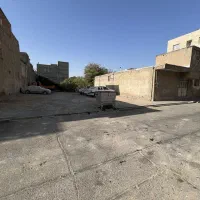 یک قطعه زمین به متراژه ۱۰۰ مترمربع