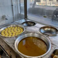 فلافل زن و کارگر ساده