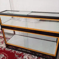 ویترین آلمینیومی تمیز با کیفیت خوب و محکم