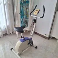 دوچرخه ثابت ورزشی ایستاده تمیز سالم