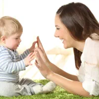 پرستار کودک در منزل