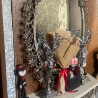 اینه برنجی و کنسول و شمعدان