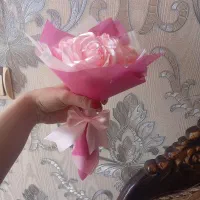 گل رز صورتی
