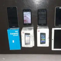 تعدادی گوشی خاموش