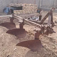 گاو آهن تراکتور رومانی