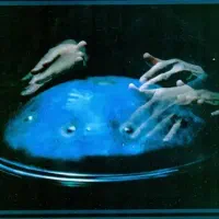 هنگ درام برند اتم زیر فی مغازه دار