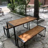 نیمکت چوبی
