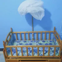 تخت نوزاد گهواره ام هست