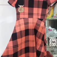 یه عدد مانتو و دو عدد لباس مجلسی و لباس ژیمناستیک|لباس|مشکیندشت, |دیوار